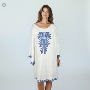 CUTE OPTIONS Bohemian White Flowy Shift Dress w/ Embroidered Front Size S NWT